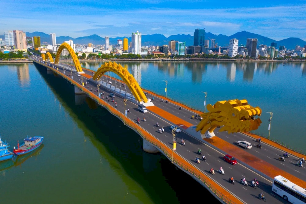 The Dragon Bridge’s structure mimics a dragon from the Ly Dynasty